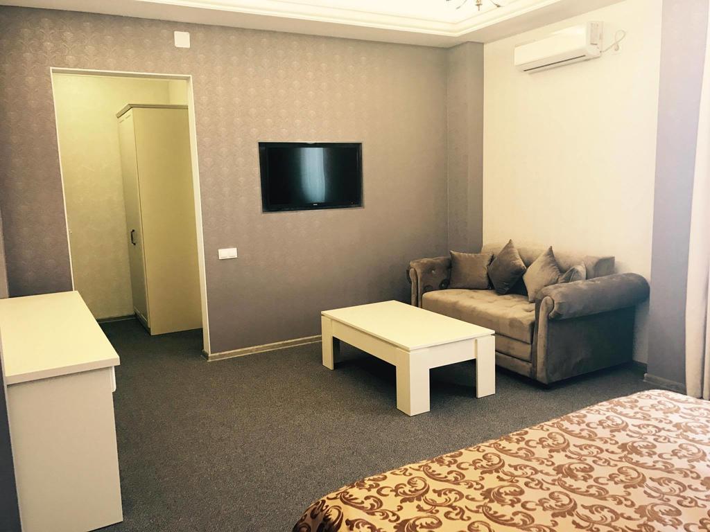 Central Hotel 索罗卡 外观 照片